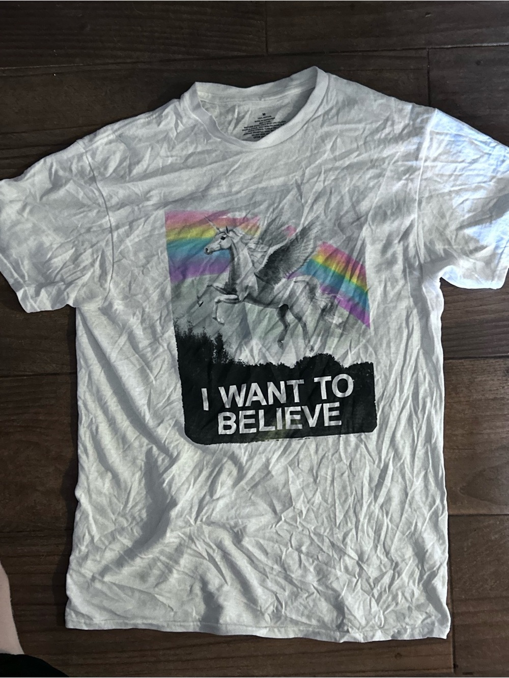 White 'I Want to Believe' Graphic T‑Shirt with Rainbow Pegasus